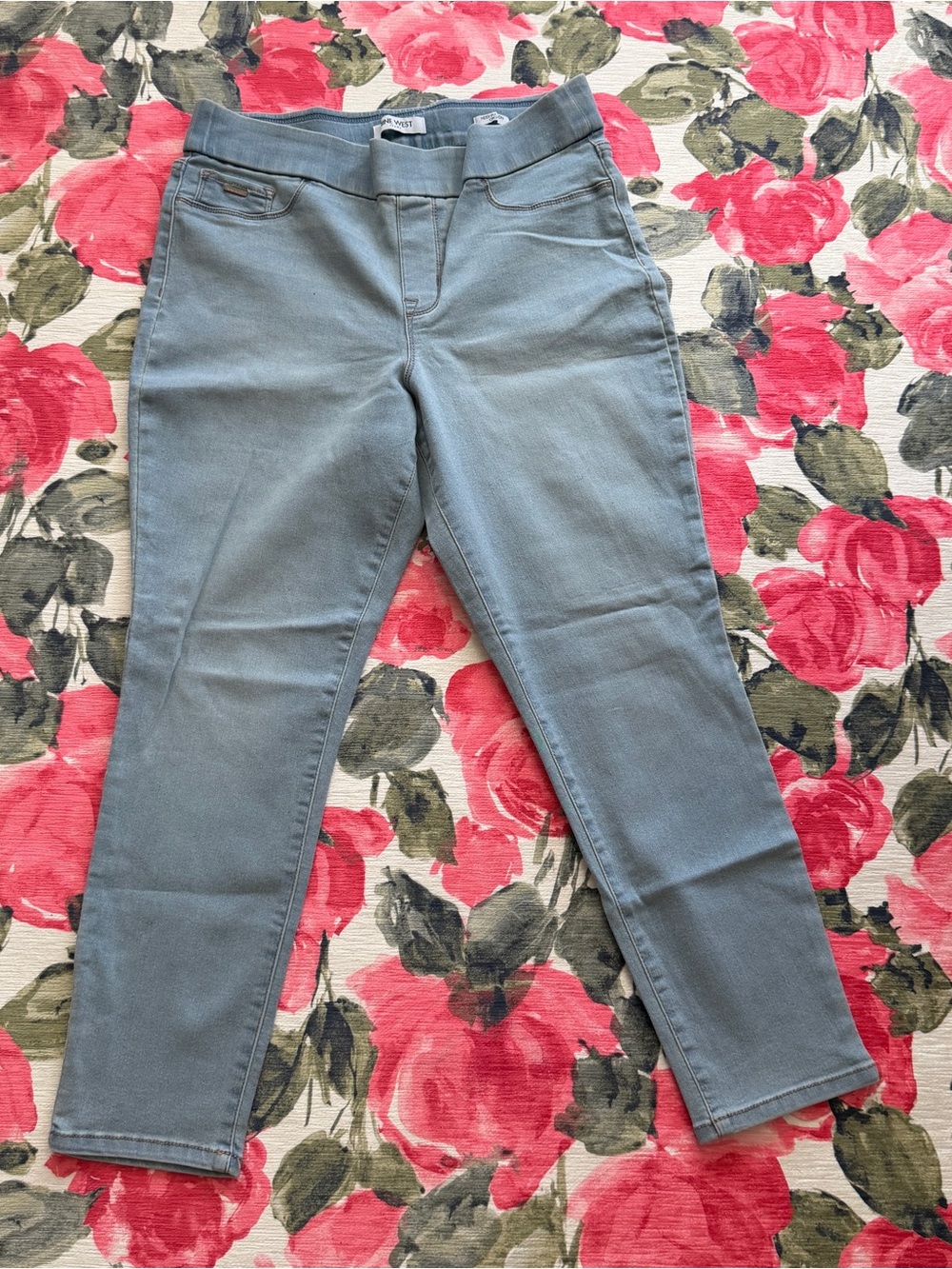 Nine West Women's Light Blue Stretch Crop Jeggings